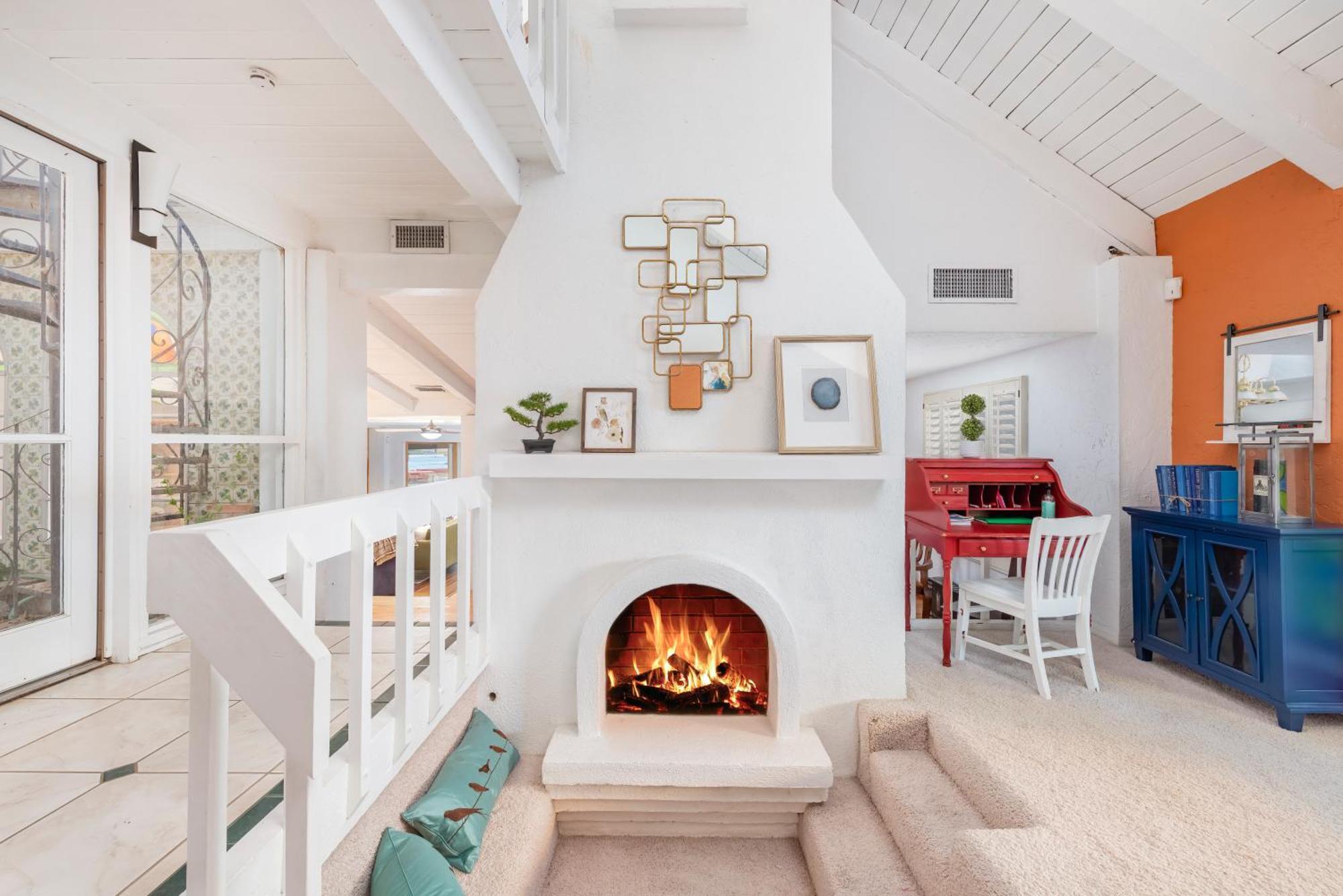 Smart Solution - Individual Private Bed-Pods In Gorgeous Shared Space - Women Only Dorm In Room 5 - Coed House - Full-Sized Mattresses In Individual Pods - With Built-In Private Storage - Gorgeous Shared Room - Affordable Luxury - Sparrow House Phoenix Exterior foto